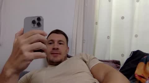 Snapshot of capt_oliver chatting on February 2026 04:49:02 AM follow my twitter online show from February 2026 04:49:02 AM