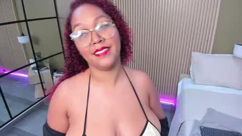 Snapshot of caramel_curls chatting on October 2025 03:47:02 AM Caramelo Curls online show from October 2025 03:47:02 AM