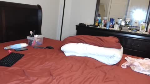 Krystal   online show from December 2024 12:42:02 AM