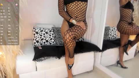 Snapshot of cardykambell chatting on November 2025 04:56:02 AM cardykambell online show from November 2025 04:56:02 AM