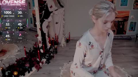 Snapshot of careful_i_bite chatting on October 2025 06:04:02 AM NONA follow online show from October 2025 06:04:02 AM