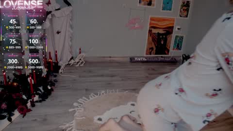 Snapshot of careful_i_bite chatting on November 2025 06:04:02 AM NONA follow online show from November 2025 06:04:02 AM