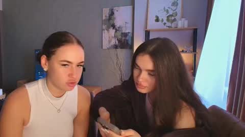 caressyourself online show from November 2025 07:42:02 AM