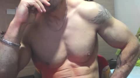 Laz online show from November 2025 09:05:02 PM