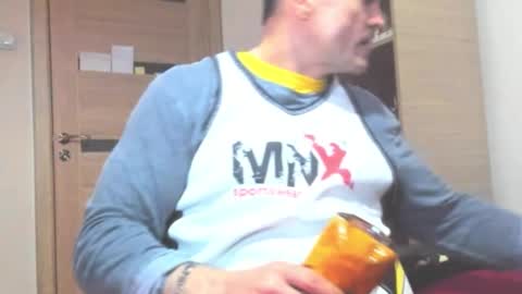 Laz online show from November 2025 10:04:01 PM