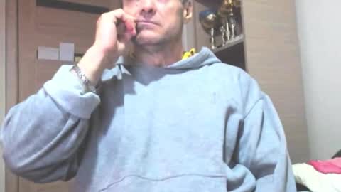 Laz online show from November 2025 09:48:01 PM