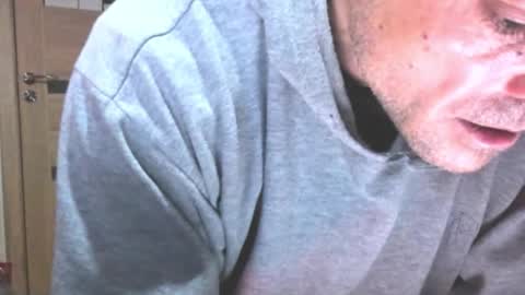 Laz online show from November 2025 02:01:02 AM