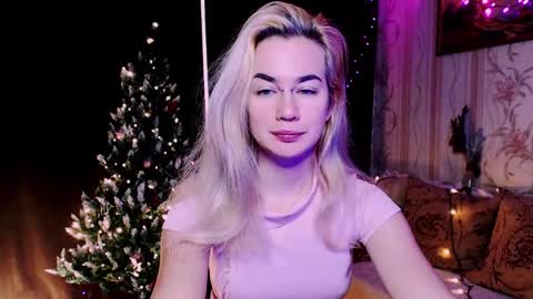 Snapshot of carinfox chatting on December 2025 07:59:02 AM Carin online show from December 2025 07:59:02 AM