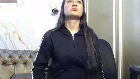 Snapshot of caritoluna_ chatting on November 2025 03:27:01 AM Carito online show from November 2025 03:27:01 AM