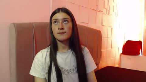 Snapshot of caritoluna_ chatting on December 2025 03:34:01 AM Carito online show from December 2025 03:34:01 AM