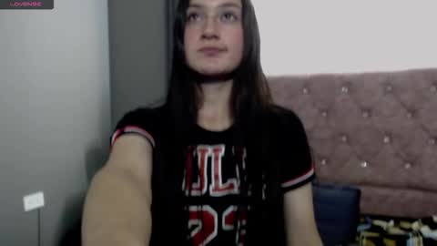 Snapshot of caritoluna_ chatting on December 2025 03:45:02 AM Carito online show from December 2025 03:45:02 AM