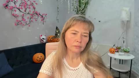 Carla Vogue online show from November 2025 03:30:02 AM