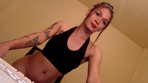 Carla online show from November 2025 10:01:02 PM