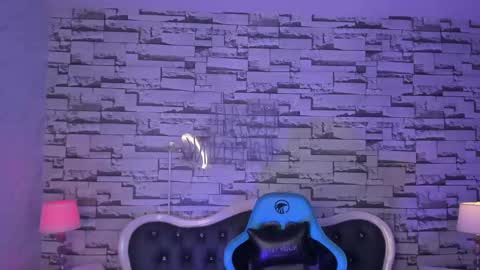 CARLYE   online show from December 2024 04:00:02 AM