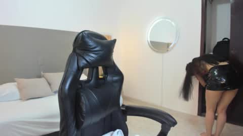 C A R L I N A online show from December 2025 12:14:02 PM