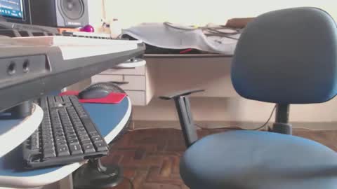 carlos online show from April 2026 02:32:01 PM