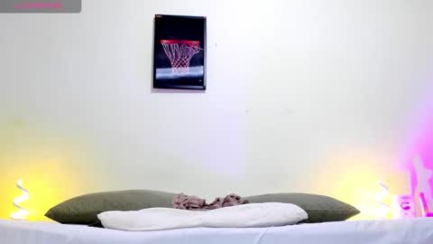 carloshero69 online show from April 2026 04:09:02 PM