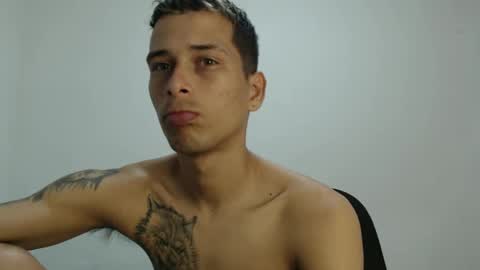 Snapshot of carlossmi01 chatting on March 2025 02:40:01 PM carlossmi01 online show from March 2025 02:40:01 PM