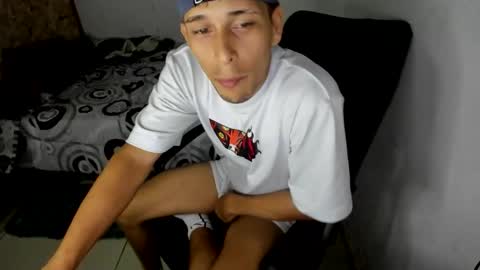 Snapshot of carlossmi01 chatting on October 2025 02:44:01 AM carlossmi01 online show from October 2025 02:44:01 AM