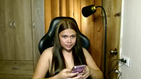 Carla online show from October 2025 02:46:01 PM