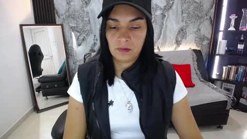 Carlota online show from October 2025 02:18:02 PM