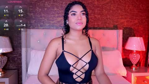 Carly Monroe  online show from December 2025 09:58:02 AM