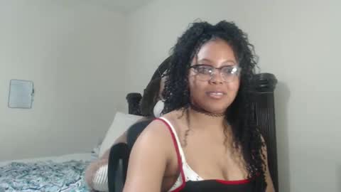 Snapshot of carmellovekisses chatting on January 2026 01:32:01 AM CARAMEL xoxo online show from January 2026 01:32:01 AM