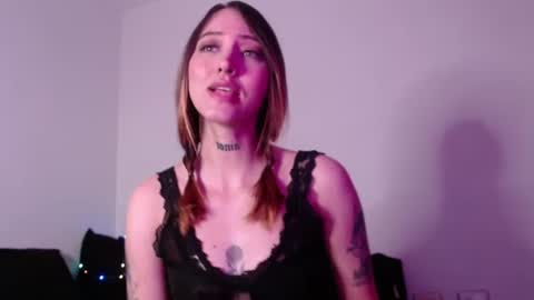 Snapshot of carmennrusso chatting on October 2025 08:41:01 PM carmennrusso online show from October 2025 08:41:01 PM