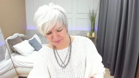 Snapshot of carmensoft chatting on December 2024 06:12:02 AM Carmen online show from December 2024 06:12:02 AM