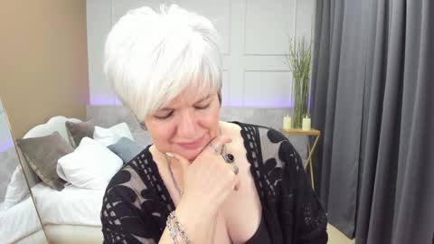 Snapshot of carmensoft chatting on December 2024 02:39:01 AM Carmen online show from December 2024 02:39:01 AM