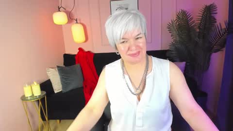 Snapshot of carmensoft chatting on February 2025 04:03:01 AM Carmen online show from February 2025 04:03:01 AM