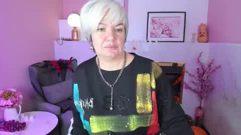 Snapshot of carmensoft chatting on November 2025 09:28:01 PM Carmen online show from November 2025 09:28:01 PM