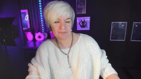 Snapshot of carmensoft chatting on November 2025 08:30:02 PM Carmen online show from November 2025 08:30:02 PM