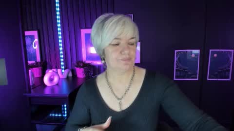 Snapshot of carmensoft chatting on November 2025 08:47:02 PM Carmen online show from November 2025 08:47:02 PM