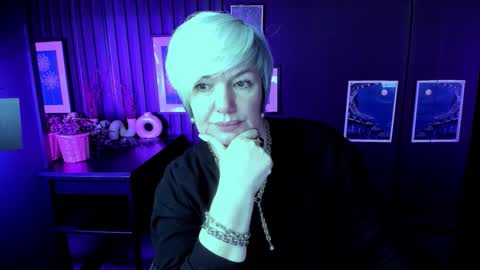 Snapshot of carmensoft chatting on November 2025 08:45:01 PM Carmen online show from November 2025 08:45:01 PM