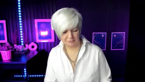 Snapshot of carmensoft chatting on December 2025 10:04:02 PM Carmen online show from December 2025 10:04:02 PM