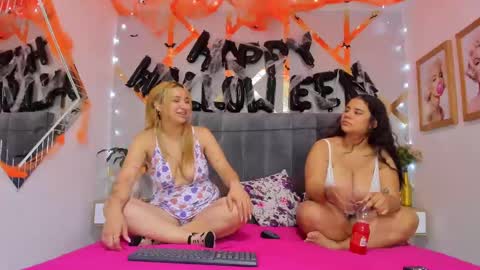 Snapshot of caro_danna chatting on October 2025 12:09:02 PM Caroline online show from October 2025 12:09:02 PM