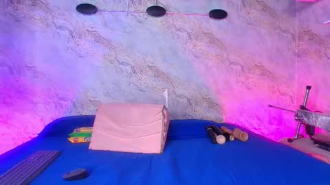 Snapshot of carol_juiicy_ chatting on November 2025 07:16:02 PM Carol online show from November 2025 07:16:02 PM