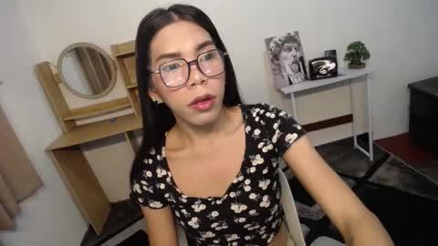 Snapshot of carol_linaxxx chatting on December 2024 08:23:02 AM Carolina online show from December 2024 08:23:02 AM