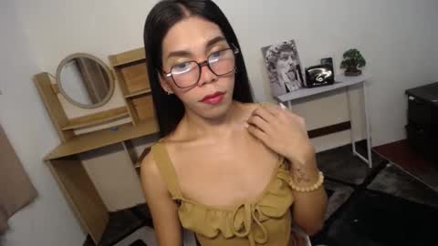 Snapshot of carol_linaxxx chatting on December 2024 11:10:02 AM Carolina online show from December 2024 11:10:02 AM