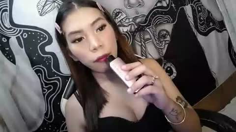 Carolina online show from November 2025 06:20:01 PM