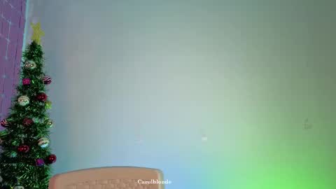 Snapshot of carolblonde chatting on January 2026 01:18:01 AM Char online show from January 2026 01:18:01 AM