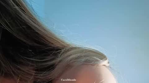 Snapshot of carolblonde chatting on February 2026 08:40:02 PM Char online show from February 2026 08:40:02 PM