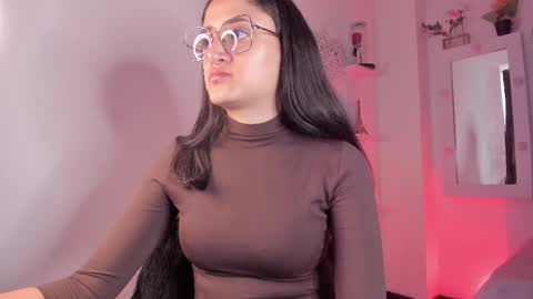 Caroline online show from September 2025 05:16:01 PM