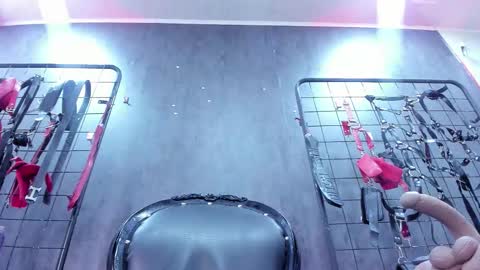 carolina online show from November 2025 08:19:01 PM