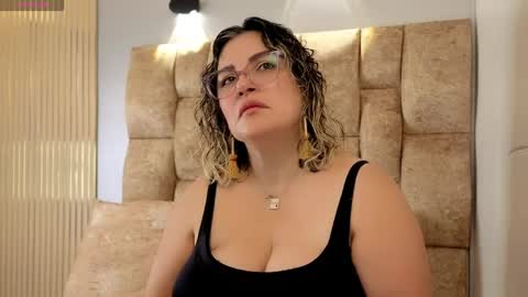 Snapshot of carolinacrus01 chatting on May 2026 11:16:01 AM Carolina online show from May 2026 11:16:01 AM