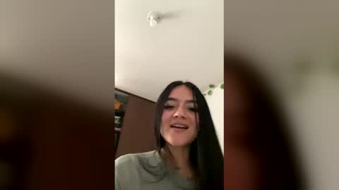 Carolina online show from April 2026 06:16:02 PM