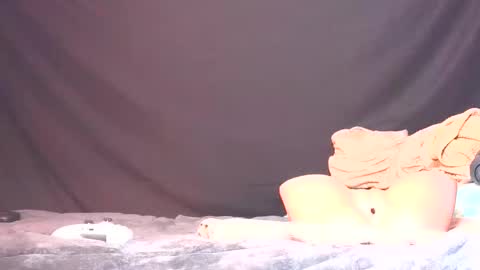 carolinayungin96 online show from April 2026 02:58:01 PM