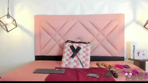 Snapshot of caroline_daring chatting on June 2026 01:54:02 PM caroline daring online show from June 2026 01:54:02 PM