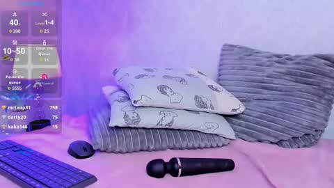 Snapshot of caroline_dh chatting on February 2025 05:42:01 PM Caroline online show from February 2025 05:42:01 PM